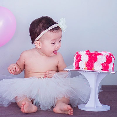 1-year-old-with-cake